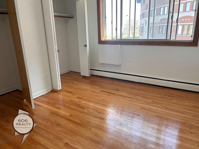 Foto del edificio - 1410 W Juneway Terrace