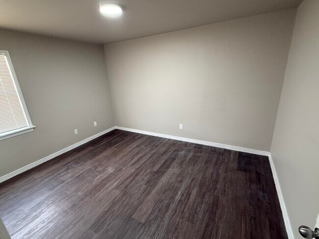 Foto del edificio - 4211 35th St