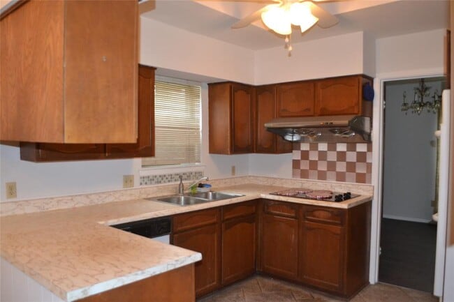 Foto del edificio - 8927 Sharpcrest St