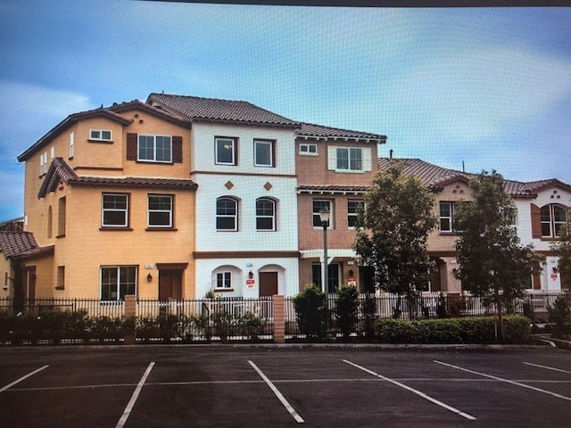 Foto del edificio - 852 E Fielding St