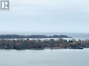 Building Photo - 15 Richardson St