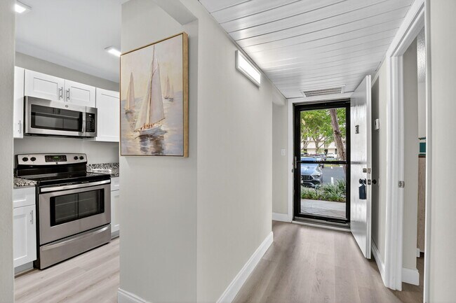 Foto del edificio - 8 Royal Palm Way