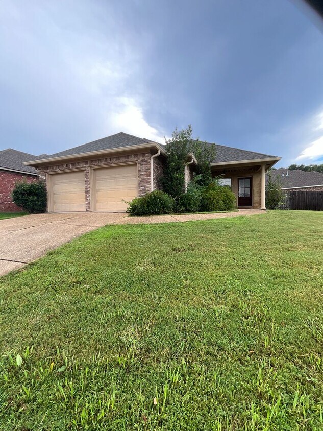 Primary Photo - COMING SOON 3 Bed/2 Bath Home in Brandon