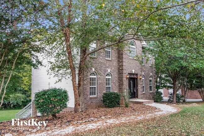 Building Photo - 6590 Lake Dale Way