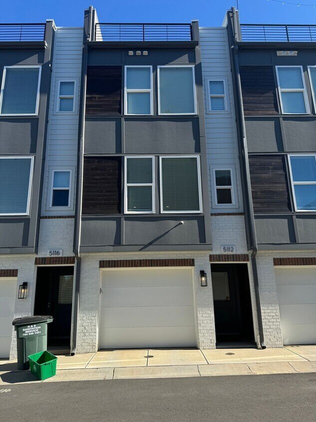 Primary Photo - 3 Bedroom Townhome in Charlotte