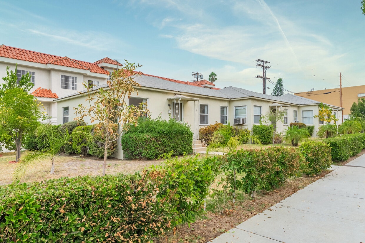 Primary Photo - 705 E California Ave