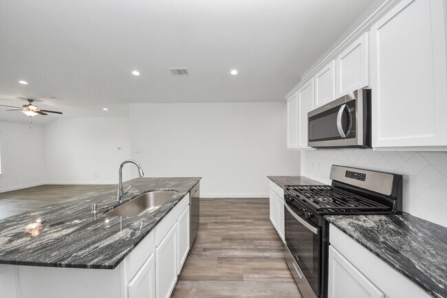 Foto del edificio - 8614 Shumard Oak Dr