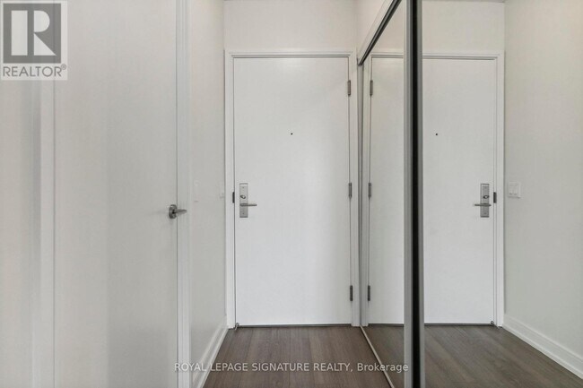 Photo du bâtiment - 20-1720 Thomas Riley Rd