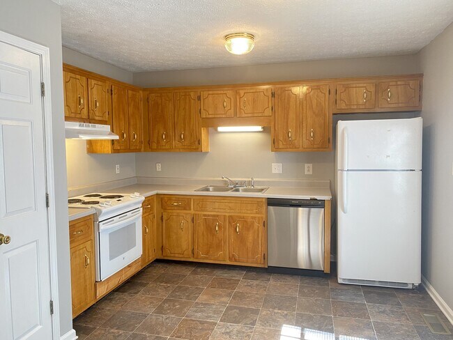 Building Photo - 3431 Sandpiper Dr