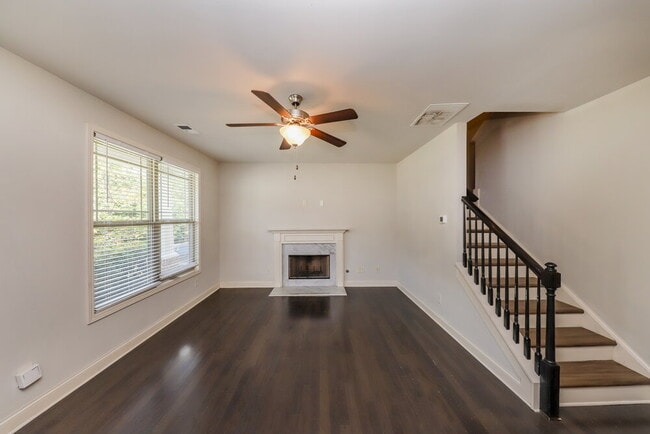 Foto del edificio - 89 Greatwood Ln