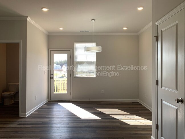 Foto del edificio - 473 Carolina Spgs Blvd