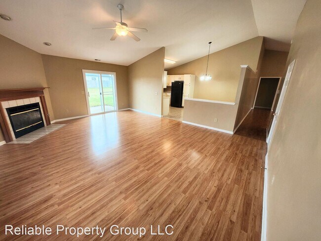 Building Photo - 3 br, 2 bath House - 621 Mission Hill Dr