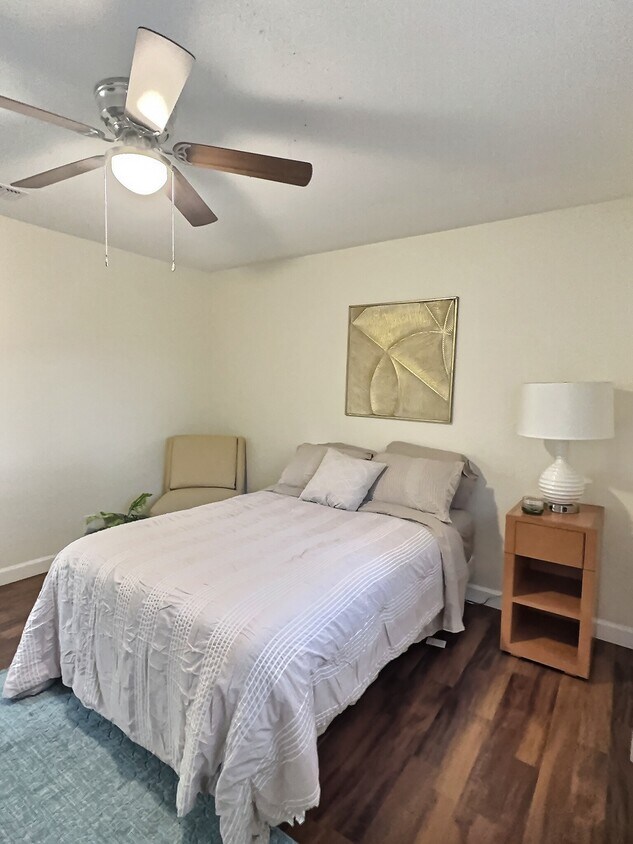 7643 Glen Mont Dr Unit Master Bed and Bath, San Antonio, TX 78239