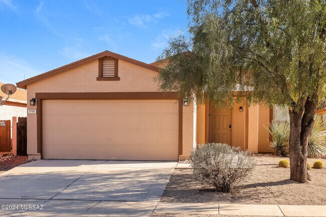 Building Photo - 1725 W Rita Marie Dr