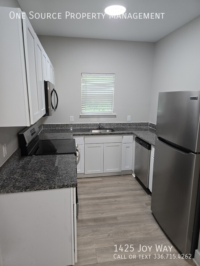 Building Photo - 1425 Joy Wy