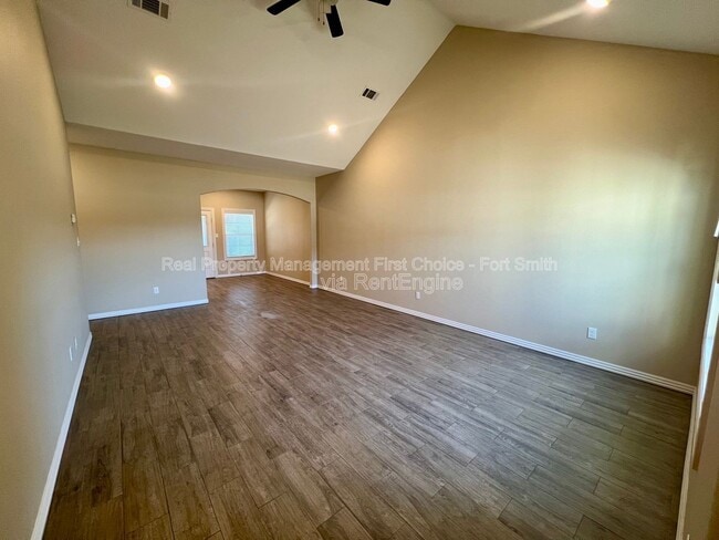 Building Photo - 9921 Landry Dr