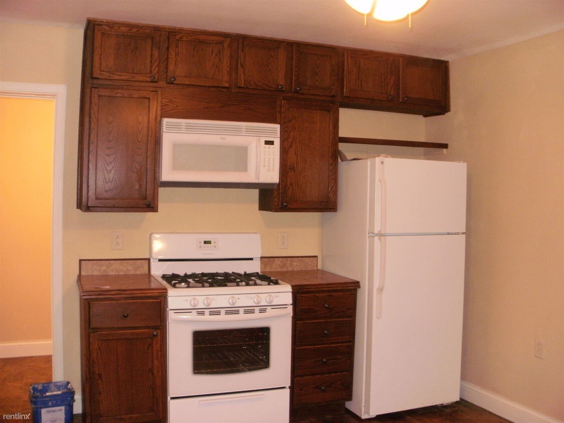 Building Photo - 203 E Adams St