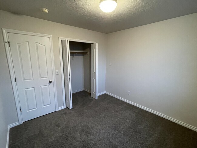 Foto del edificio - 17978 Monarch Way