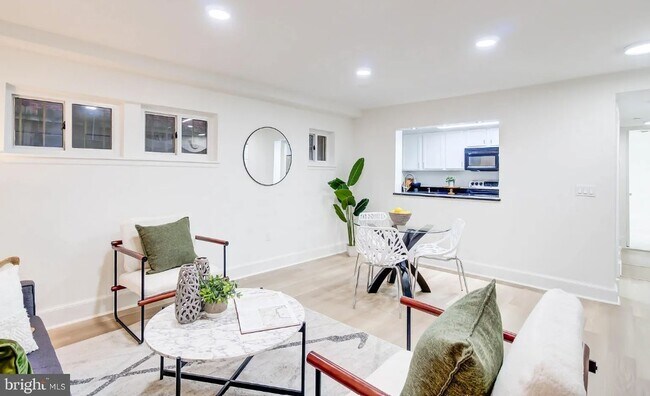 Foto del edificio - 1673 Park Rd NW