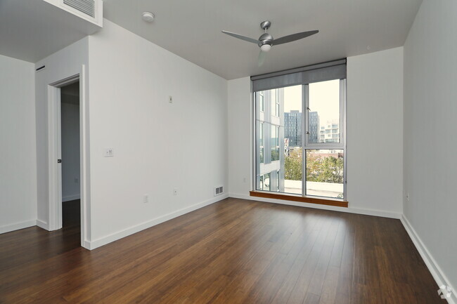 2BR, 1BA - 690 SF - Central Eastside Lofts