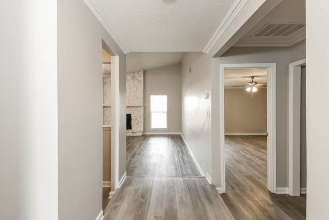 Building Photo - 5475 Ballard Way