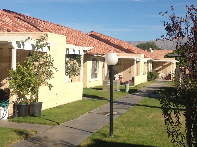 Villa de un solo nivel - 81162 Fred Waring Dr