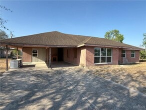Building Photo - 415 W Edinburg Ave