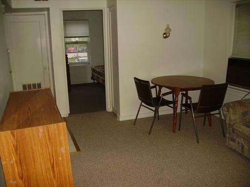 Building Photo - 207 E Healey St