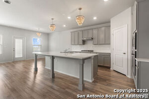 Foto del edificio - 6702 Shiraz Wy