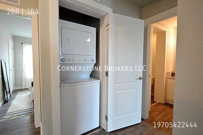 Building Photo - 212 Drai St