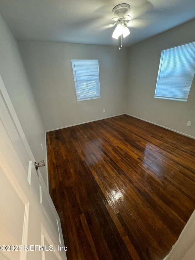 Foto del edificio - 2117 Spring Park Rd