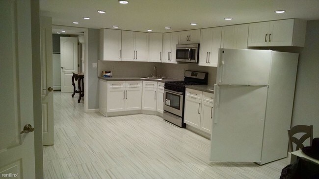 Foto del edificio - 1570 E 14th St