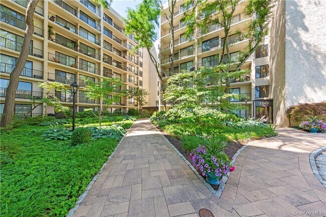 Foto del edificio - 150 Overlook Ave
