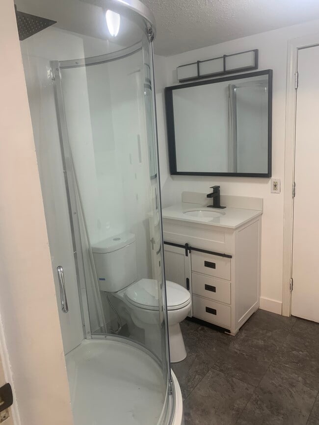 Main Level Bathroom - 1845 King Ave House
