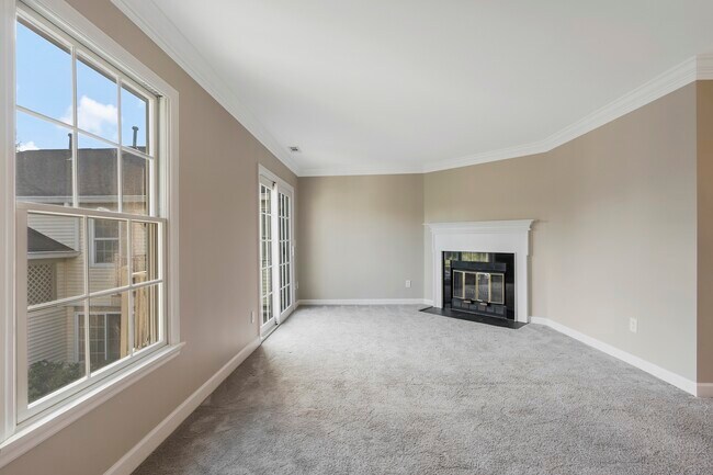 Foto del edificio - 24 Spring Valley Blvd