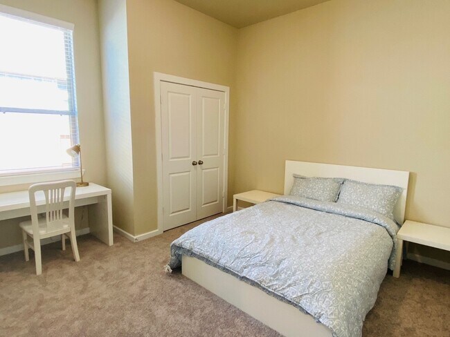 Foto del edificio - 4715 Purple Fountain Dr