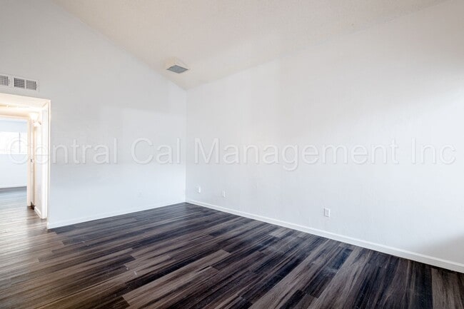 Building Photo - 4308 Parkwood Ct