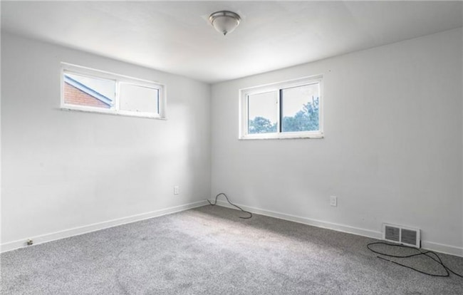 Building Photo - 9536 Glendale Rd
