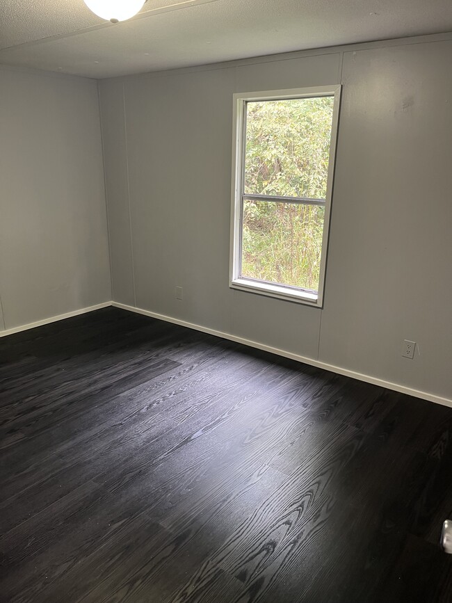 Building Photo - 23 Brinwood Dr