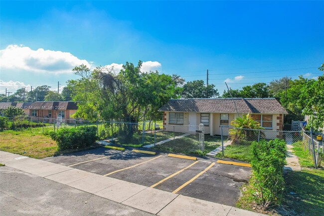 Foto del edificio - 1621 NW 8th Ave