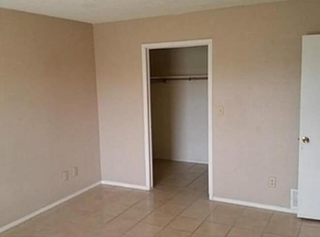 Building Photo - 4621 Loma De Arena Ct