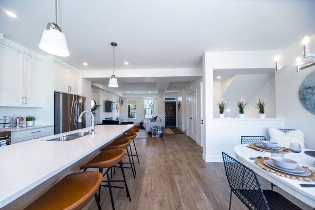 Building Photo - Cedarbrook Townhomes