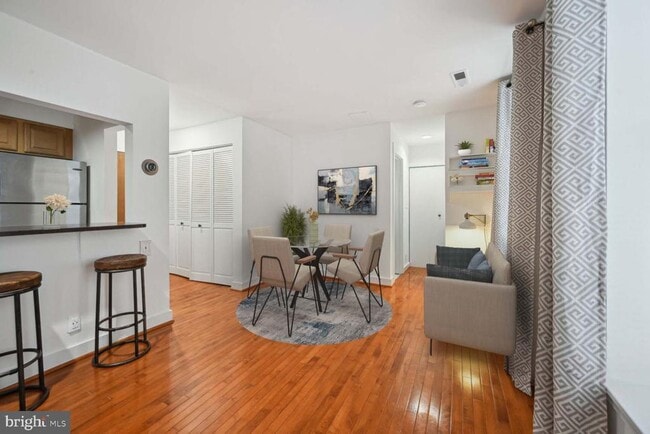 Building Photo - 2305 18th St NW