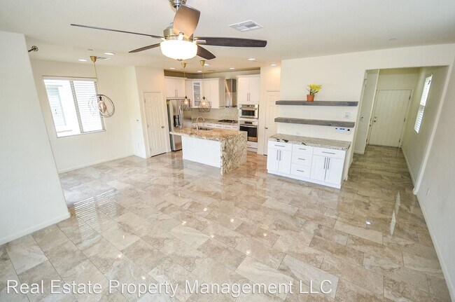 Building Photo - 3 br, 2.5 bath House - 378 Badinerie St