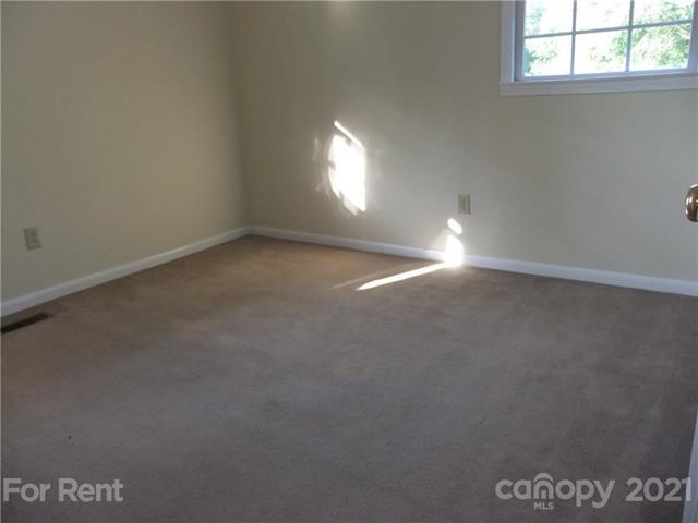 Foto del edificio - 1588 Country Lodge Rd