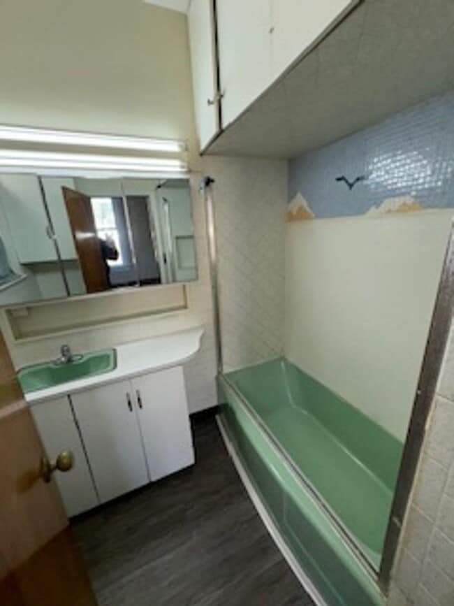 Building Photo - 500 E Franklin St