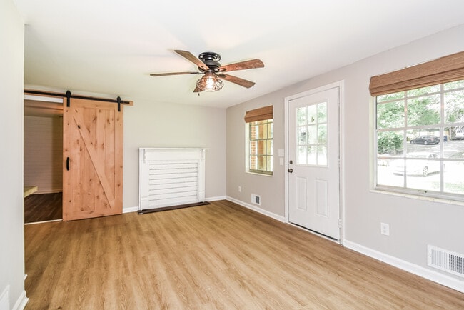 Building Photo - 2116 Terry Ln