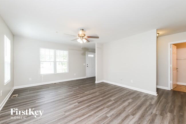 Building Photo - 4971 Trent Hill Dr