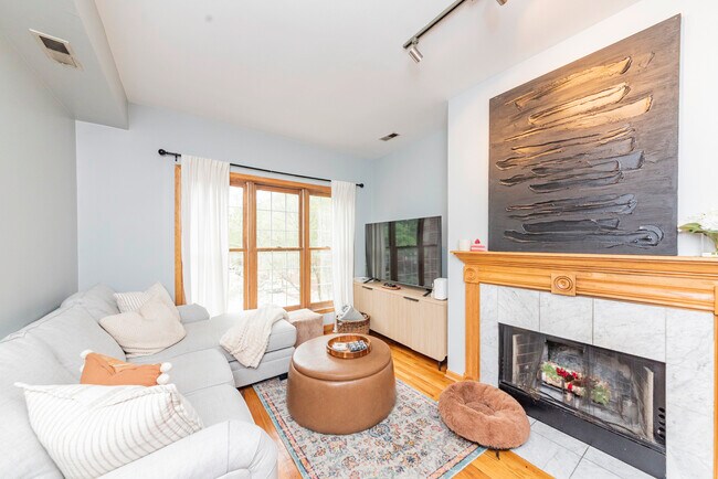 Foto del edificio - 844 N Wood St
