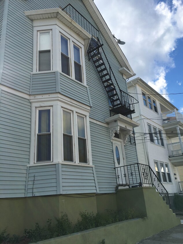 Primary Photo - 435 Walcott St